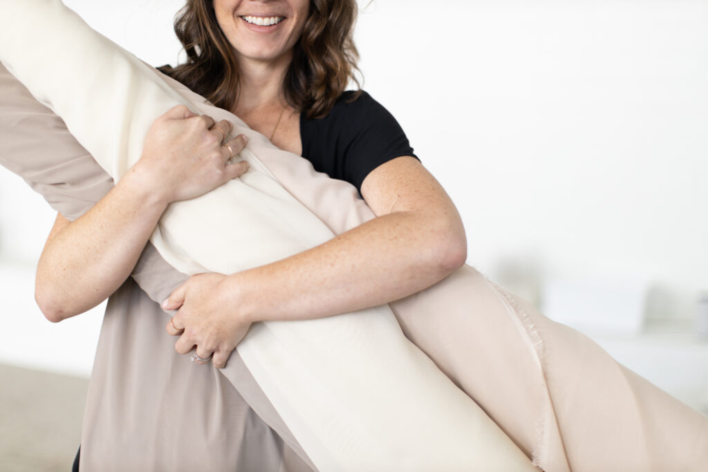 Tuscany wedding 90's minimalist style